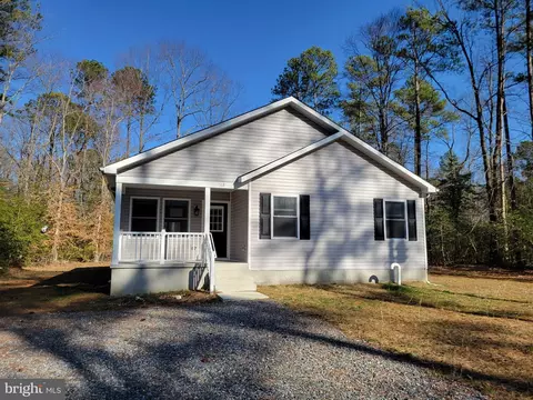 168 Wildwood Rd, Colonial Beach, VA 22443