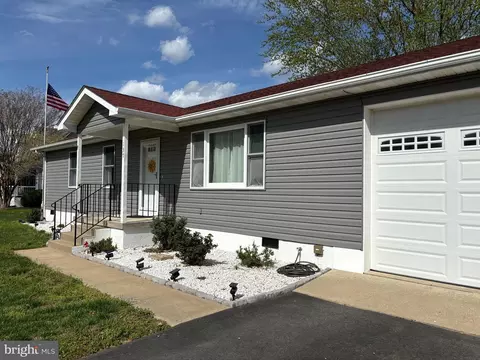 137 Sebastian Ave, Colonial Beach, VA 22443