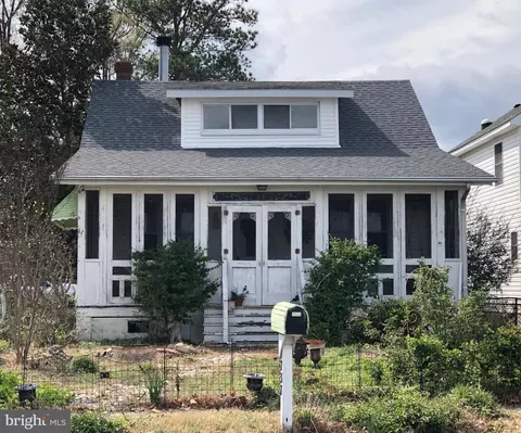 737 Irving Ave, Colonial Beach, VA 22443