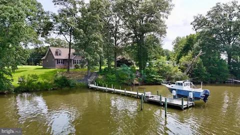 308 Apple Tree Rd, Montross, VA 22520