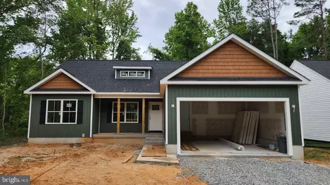 605 Shorewood Dr, Colonial Beach, VA 22443