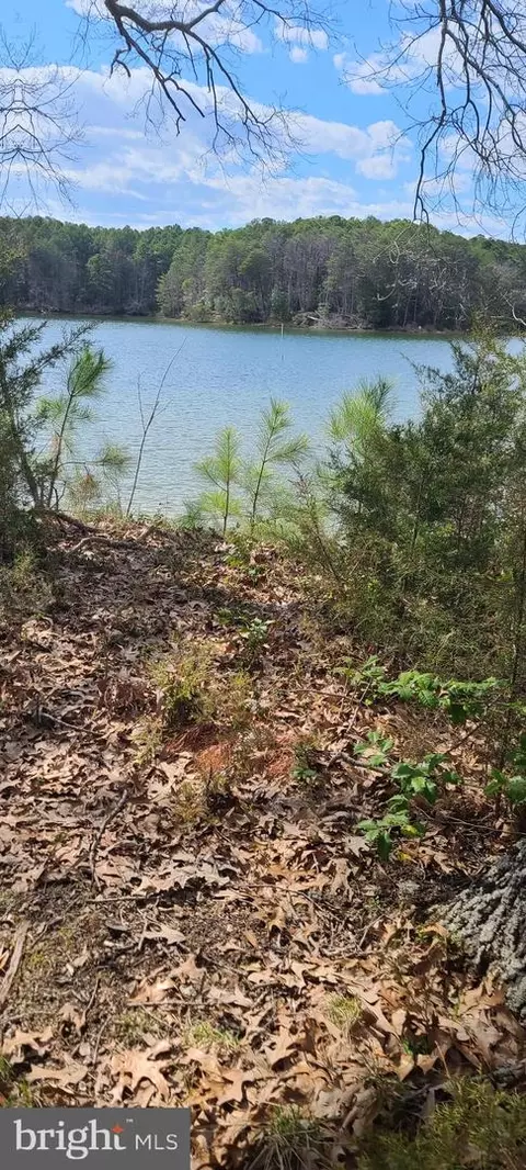 922 Skipjack Rd, Kinsale, VA 22488