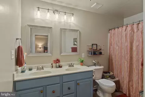 Bath - 18 2nd St, Colonial Beach, VA 22443 photo 1 of 2