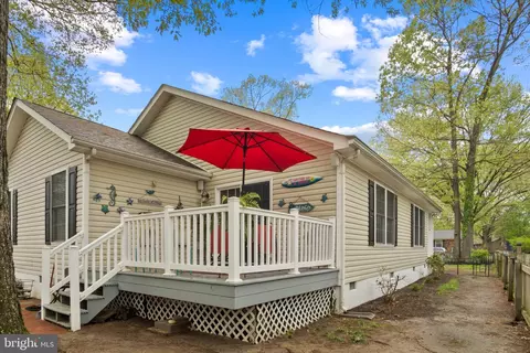 Exterior - 18 2nd St, Colonial Beach, VA 22443 photo 7 of 7