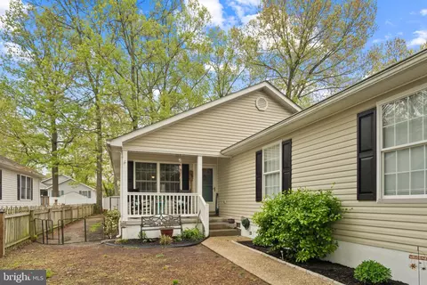 Exterior - 18 2nd St, Colonial Beach, VA 22443 photo 1 of 7