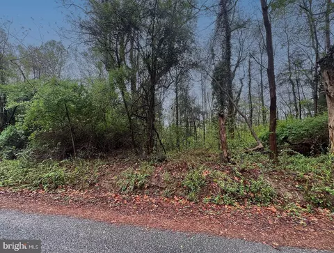 Dingley Road, Montross, VA 22520