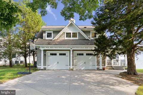 949 N Glebe Rd, Montross, VA 22520