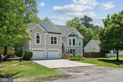 202 Forest Ave, Colonial Beach, VA 22443