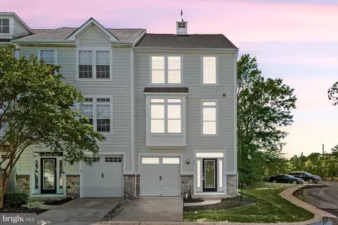 506 Monroe Pt, Colonial Beach, VA 22443