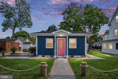 16 9th St, Colonial Beach, VA 22443