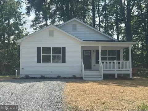 202 Circle Ln, Colonial Beach, VA 22443