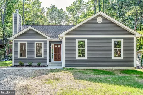 916 Lakeview Dr, Colonial Beach, VA 22443