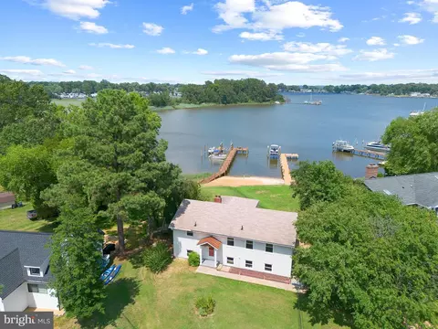 19 Avalon Rd, Colonial Beach, VA 22443