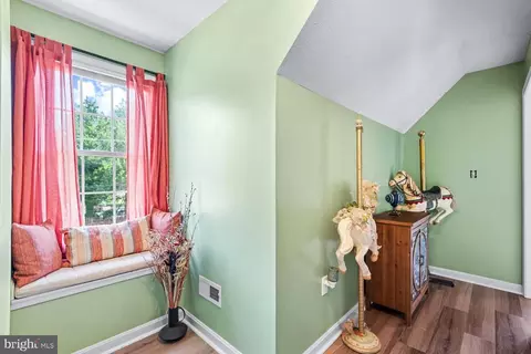 Entry Way - 301 3rd St, Colonial Beach, VA 22443 photo 2 of 2