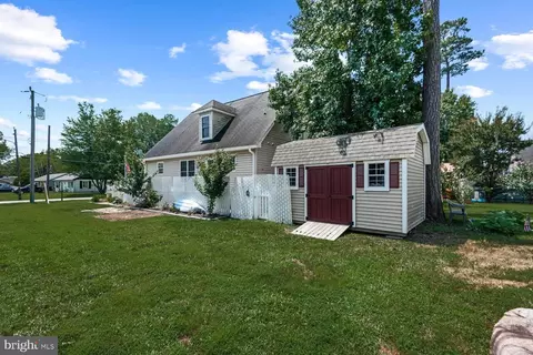 Exterior - 301 3rd St, Colonial Beach, VA 22443 photo 8 of 9