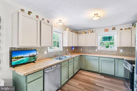 Kitchen - 301 3rd St, Colonial Beach, VA 22443 photo 1 of 4