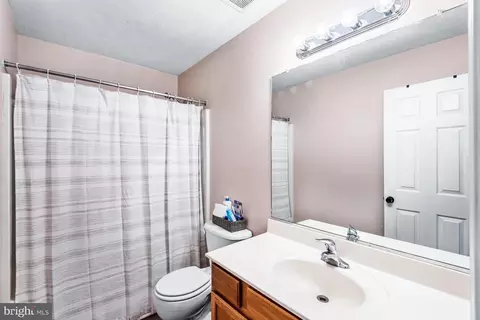 Bath - 301 3rd St, Colonial Beach, VA 22443 photo 2 of 2