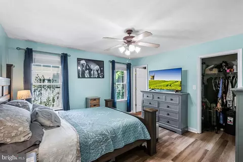 Bedroom - 301 3rd St, Colonial Beach, VA 22443 photo 1 of 5