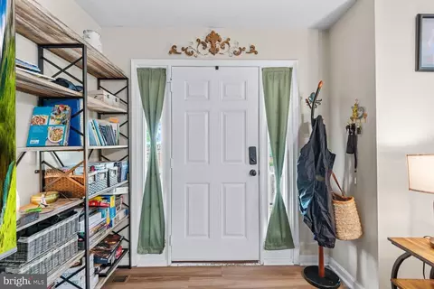 Entry Way - 301 3rd St, Colonial Beach, VA 22443 photo 1 of 2