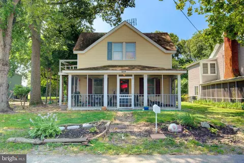 214 Dennison St, Colonial Beach, VA 22443