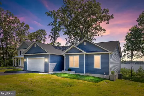 1240 Shore Dr, Colonial Beach, VA 22443
