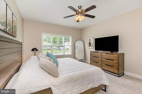 Bedroom - 237 Nicholson Dr, Colonial Beach, VA 22443 photo 1 of 4