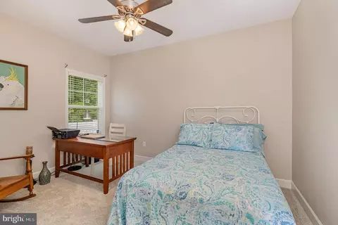 Bedroom - 237 Nicholson Dr, Colonial Beach, VA 22443 photo 4 of 4