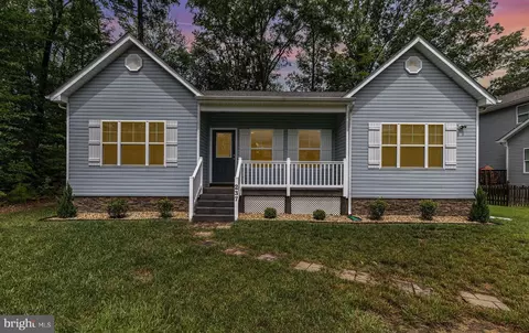 237 Nicholson Dr, Colonial Beach, VA 22443