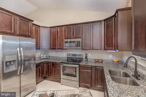 Kitchen - 237 Nicholson Dr, Colonial Beach, VA 22443 photo 1 of 2