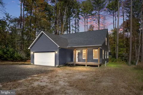 191 Woodbine Dr, Colonial Beach, VA 22443