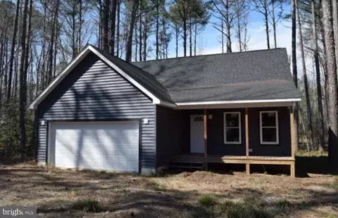 191 Woodbine Dr, Colonial Beach, VA 22443