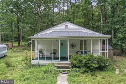 59 Orange Dr, Hague, VA 22469
