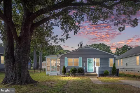 119 1st St, Colonial Beach, VA 22443