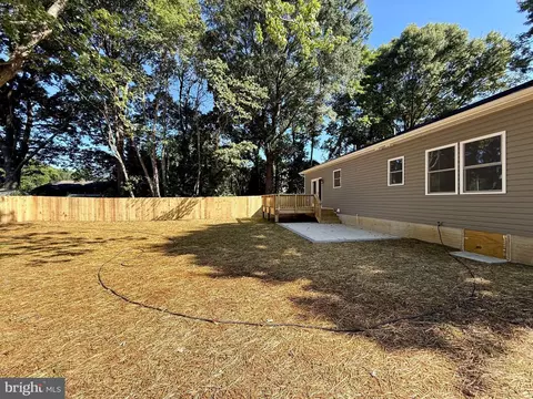 Exterior - 77 Forest Grv, Colonial Beach, VA 22443 photo 8 of 18