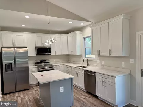 Kitchen - 77 Forest Grv, Colonial Beach, VA 22443 photo 2 of 3