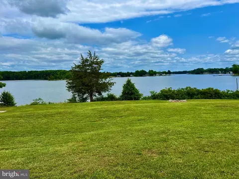 View/Area - 77 Forest Grv, Colonial Beach, VA 22443 photo 9 of 15