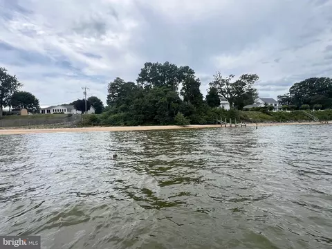 3101 Riverview Dr, Colonial Beach, VA 22443