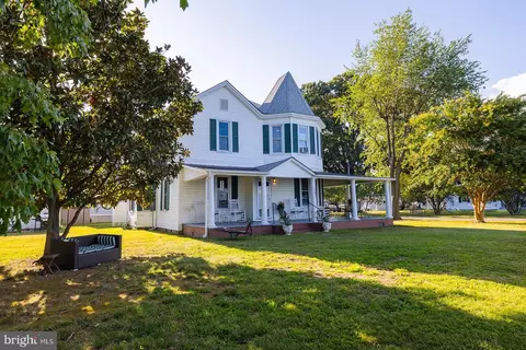 701 Irving Ave, Colonial Beach, VA 22443