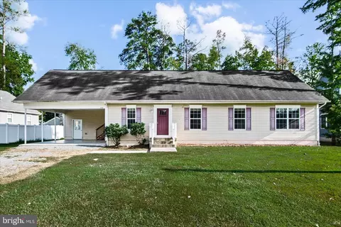 310 3rd St, Colonial Beach, VA 22443 photo 2