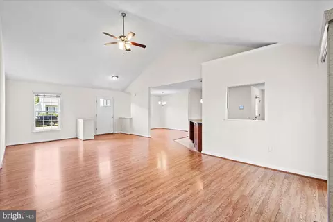 310 3rd St, Colonial Beach, VA 22443 photo 9