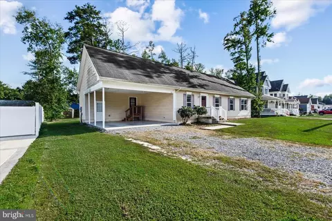 310 3rd St, Colonial Beach, VA 22443 photo 3