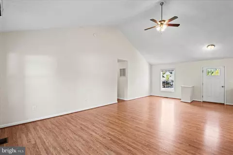 310 3rd St, Colonial Beach, VA 22443 photo 10