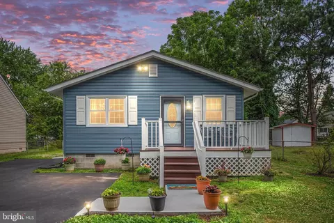 114 5th St, Colonial Beach, VA 22443