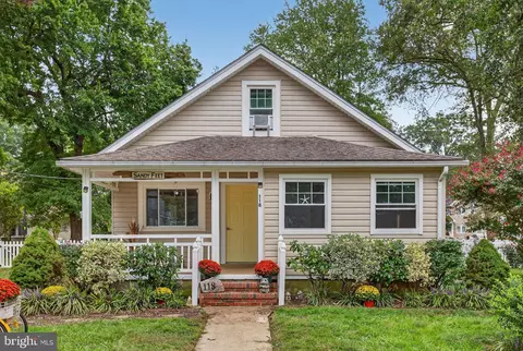 118 7th St, Colonial Beach, VA 22443
