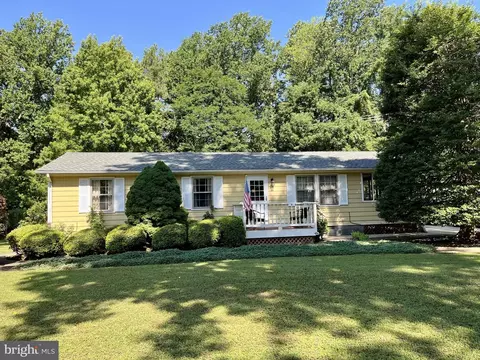 815 Cabin Point Dr, Montross, VA 22520