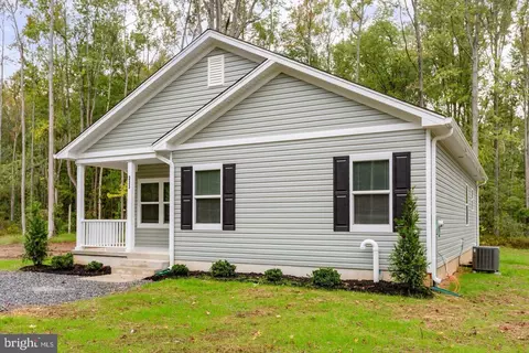 46 Salina Ln, Colonial Beach, VA 22443