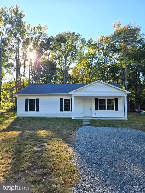 227 Forest Grove Rd, Colonial Beach, VA 22443