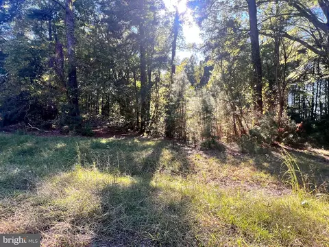 252 Lighthouse Ln, Montross, VA 22520