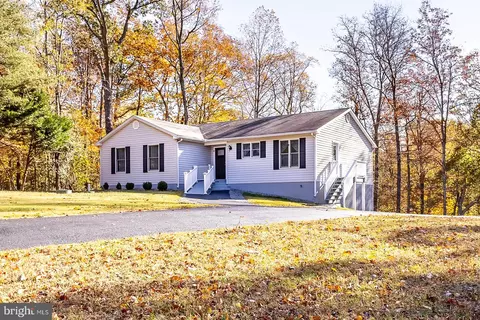 103 Hidden Lake Dr, Montross, VA 22520