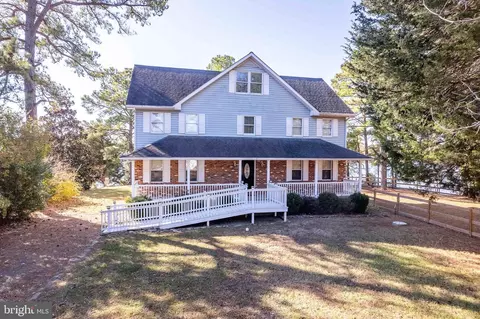 994 N Glebe Rd, Montross, VA 22520